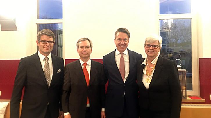 Bucerius Law School ernennt Kai-Michael Hingst und Götz T. Wiese zu Honorarprofessoren Bucerius Law School ernennt Kai-Michael Hingst und Götz T. Wiese zu Honorarprofessoren