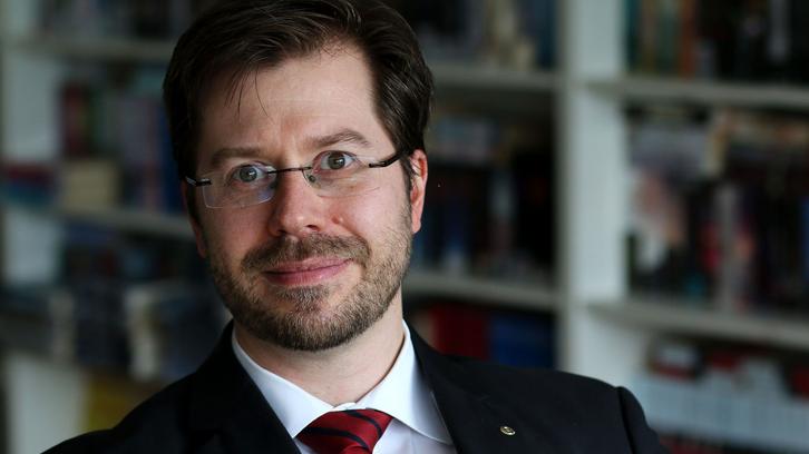 Professor Dr. Jens Prütting auf neuen Lehrstuhl berufen Professor Dr. Jens Prütting auf neuen Lehrstuhl berufen