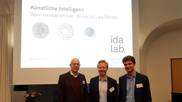 Klappe, die dritte für das Bucerius Open Innovation Lab Klappe, die dritte für das Bucerius Open Innovation Lab