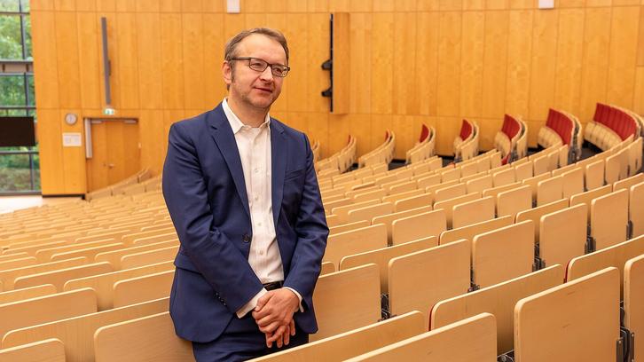 Professor Gaede als Experte im Rechtsausschuss des Bundestages Professor Gaede als Experte im Rechtsausschuss des Bundestages