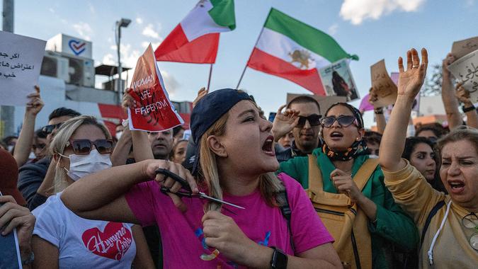 Women, Life, Freedom - Die feministische Revolution im Iran Women, Life, Freedom - Die feministische Revolution im Iran