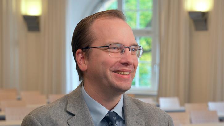 5 Minuten mit: Professor Dr. Christoph Kumpan 5 Minuten mit: Professor Dr. Christoph Kumpan