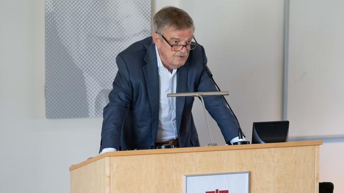 Histörchen oder Historie? Vortrag von Prof. Dres. h.c. Manfred Lahnstein Histörchen oder Historie? Vortrag von Prof. Dres. h.c. Manfred Lahnstein