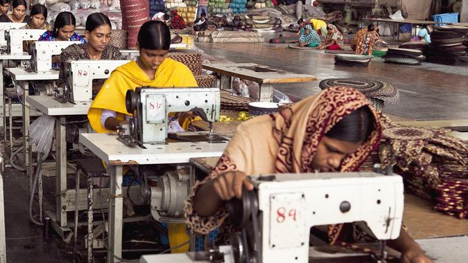 Fair oder Fast Fashion: Perspektiven für die Textilindustrie Fair oder Fast Fashion: Perspektiven für die Textilindustrie