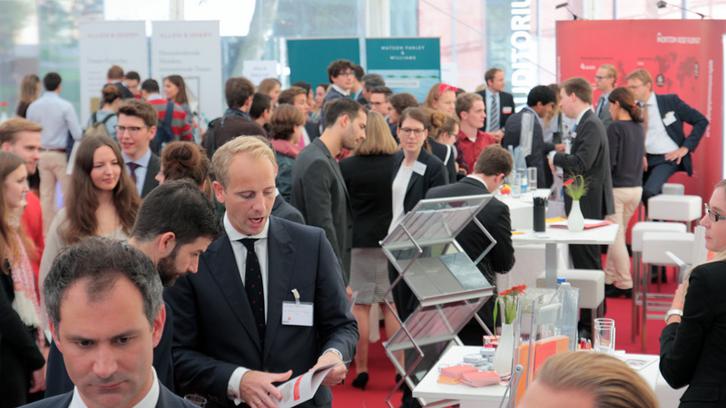 11. Absolventenmesse auf dem Hochschulcampus 11. Absolventenmesse auf dem Hochschulcampus