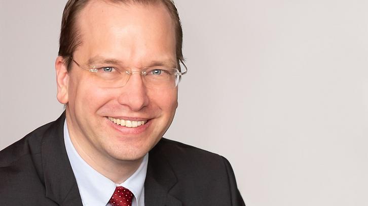 Ausbau der wirtschaftsrechtlichen Forschung und Lehre Ausbau der wirtschaftsrechtlichen Forschung und Lehre