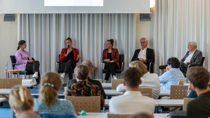 Mitbestimmung im Profifußball – Chancen und Perspektiven Mitbestimmung im Profifußball – Chancen und Perspektiven
