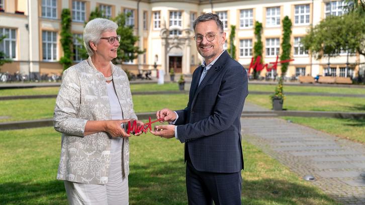 Amtsübergabe: Prof. Michael Grünberger ist neuer Präsident Amtsübergabe: Prof. Michael Grünberger ist neuer Präsident