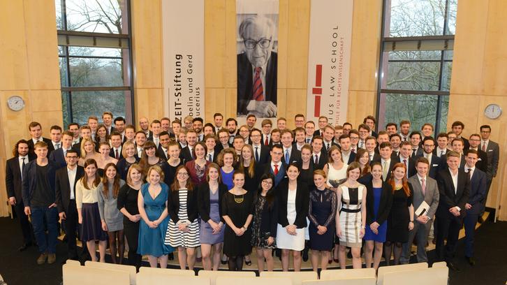 Verleihung des Bachelor of Laws Verleihung des Bachelor of Laws