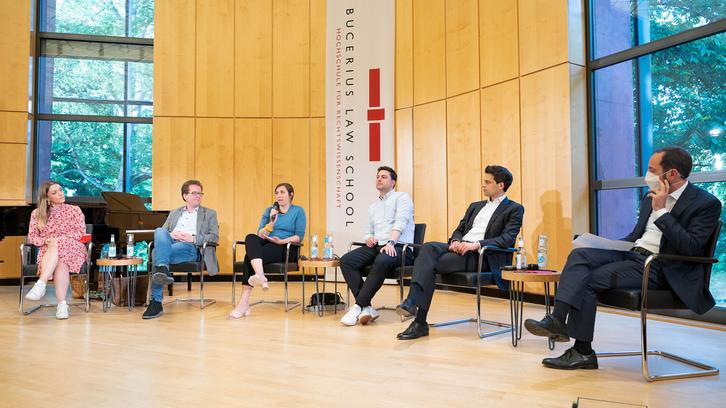 Podiumsdiskussion der politschen Hochschulgruppen Podiumsdiskussion der politschen Hochschulgruppen