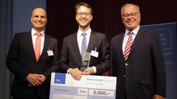 Dissertation von Bucerius-Alumnus mit Forschungspreis ausgezeichnet Dissertation von Bucerius-Alumnus mit Forschungspreis ausgezeichnet